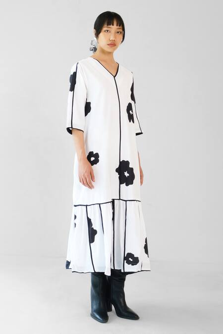 Buy_Merakus_White Cotton Applique V-neck Poppy Dress _Online_at_Aza_Fashions
