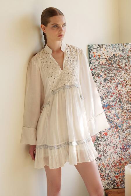 Shruti Sancheti White Muslin Embroidery V-neck Short Dress at Aza Fashions Shruti Sancheti_White Muslin Embroidery V-neck Short Dress _at_Aza_Fashions