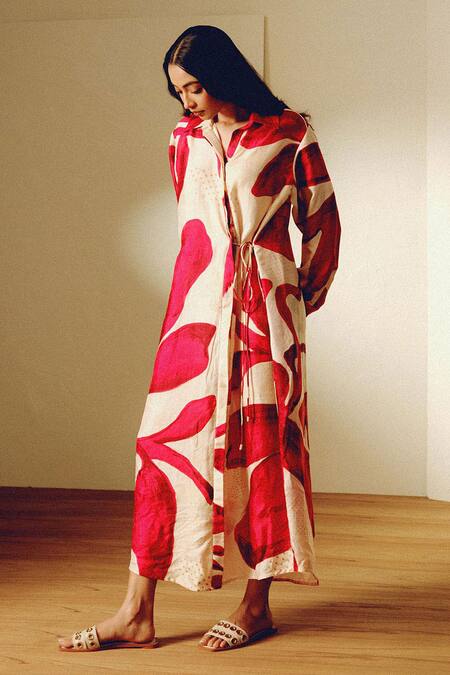 Kavya Singh Kundu_Beige Collared And Red Handwoven Silk Midi Dress _Online_at_Aza_Fashions