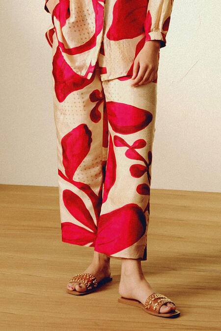 Kavya Singh Kundu_Red Handloom Cotton Round Neck Designer Handwoven Mulberry Silk Pant Set _Online_at_Aza_Fashions