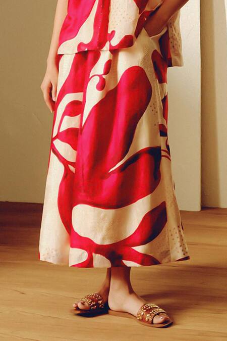 Kavya Singh Kundu_Red Collared Handwoven Mulberry Silk Pant Set _Online_at_Aza_Fashions