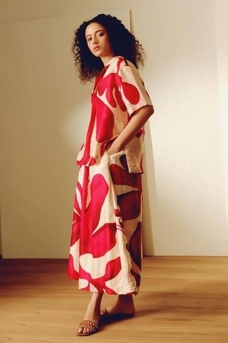 Shop_Kavya Singh Kundu_Red Collared Handwoven Mulberry Silk Pant Set _Online_at_Aza_Fashions