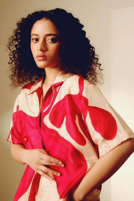 Buy_Kavya Singh Kundu_Red Collared Handwoven Mulberry Silk Pant Set 