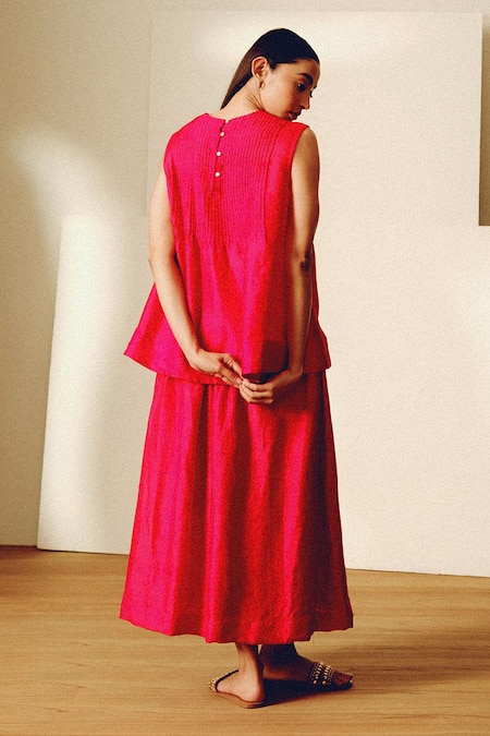 Kavya Singh Kundu Red Handwoven Silk Sylvie Set 