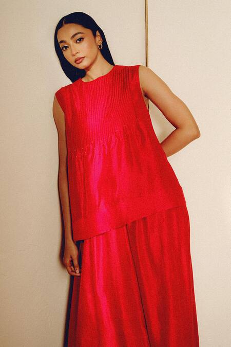 Kavya Singh Kundu_Red Round Neck Handwoven Silk Sylvie Set _Online_at_Aza_Fashions