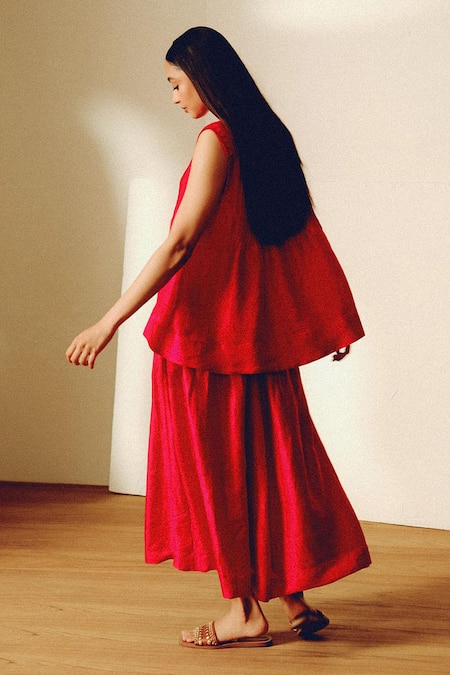 Buy_Kavya Singh Kundu_Red Round Neck Handwoven Silk Sylvie Set _Online_at_Aza_Fashions