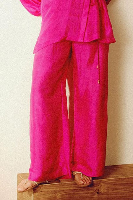 Kavya Singh Kundu Pink Handwoven Mulberry Silk Pant Set Online at Aza Fashions Kavya Singh Kundu_Pink Handwoven Mulberry Silk Pant Set _Online_at_Aza_Fashions