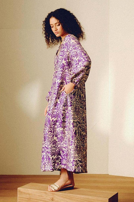 Kavya Singh Kundu_Purple Split V-neck Handwoven Mulberry Silk Dress _Online_at_Aza_Fashions