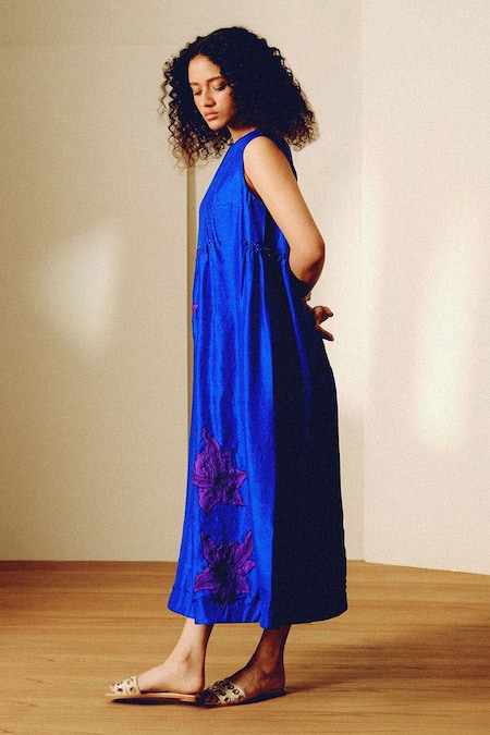 Kavya Singh Kundu Blue Embroidery High Neck Handwoven Mulberry Silk Dress Online at Aza Fashions Kavya Singh Kundu_Blue Embroidery High Neck Handwoven Mulberry Silk Dress _Online_at_Aza_Fashions