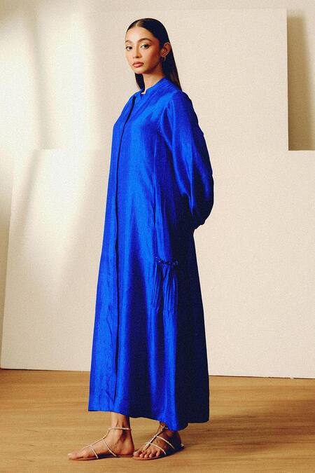 Kavya Singh Kundu Blue Round Neck Handwoven Mulberry Silk Maxi Dress Online at Aza Fashions Kavya Singh Kundu_Blue Round Neck Handwoven Mulberry Silk Maxi Dress _Online_at_Aza_Fashions