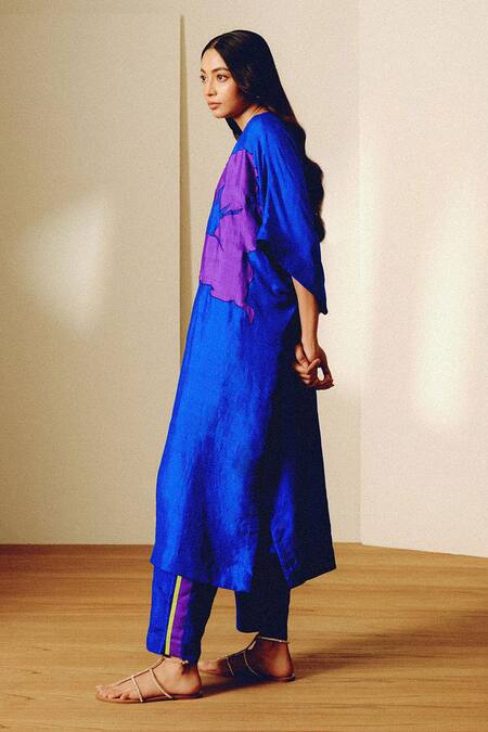 Buy Kavya Singh Kundu Blue Round Neck Floral Printed Kurta Set Online at Aza Fashions Buy_Kavya Singh Kundu_Blue Round Neck Floral Printed Kurta Set _Online_at_Aza_Fashions