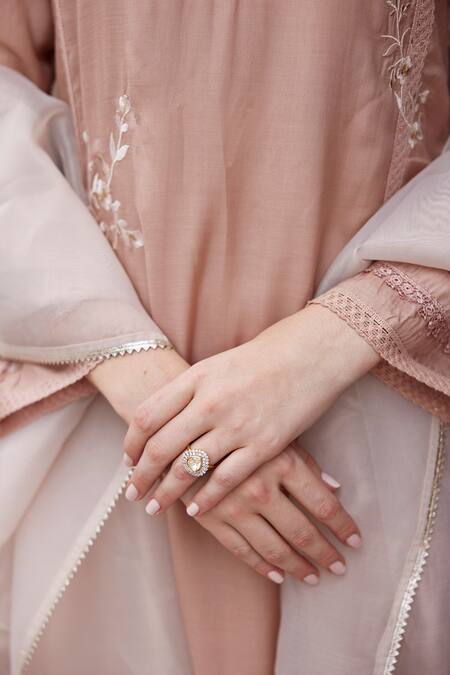 Seher Jaipur_Pink Embroidery V-neck Mahi Kurta Set _Online_at_Aza_Fashions