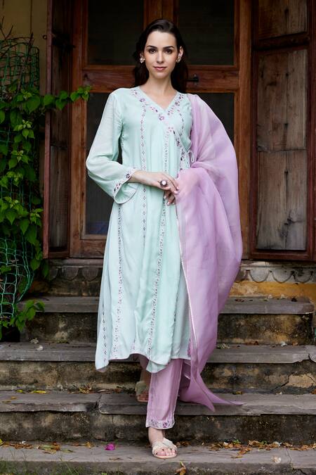 Buy_Seher Jaipur_Green Embroidery V-neck Adya Kurta Set_Online_at_Aza_Fashions