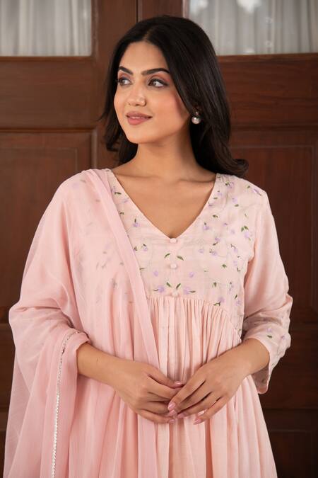 Seher Jaipur Pink Embroidery V-neck Zinath Kurta Set Online at Aza Fashions Seher Jaipur_Pink Embroidery V-neck Zinath Kurta Set _Online_at_Aza_Fashions