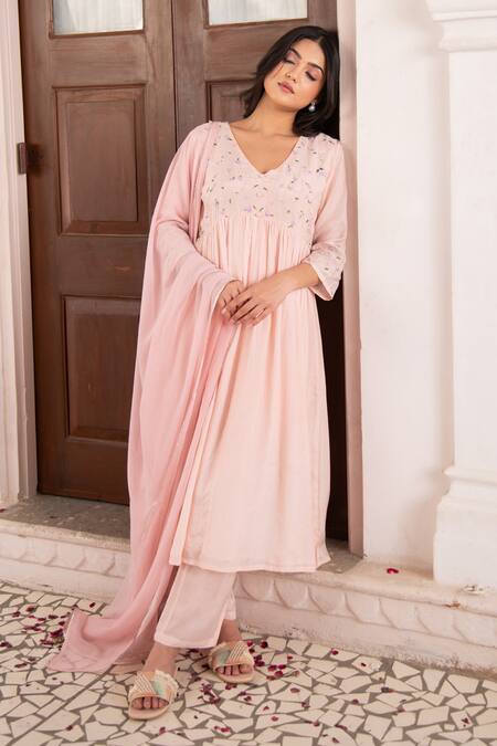 Seher Jaipur Pink Embroidery V-neck Zinath Kurta Set at Aza Fashions Seher Jaipur_Pink Embroidery V-neck Zinath Kurta Set _at_Aza_Fashions