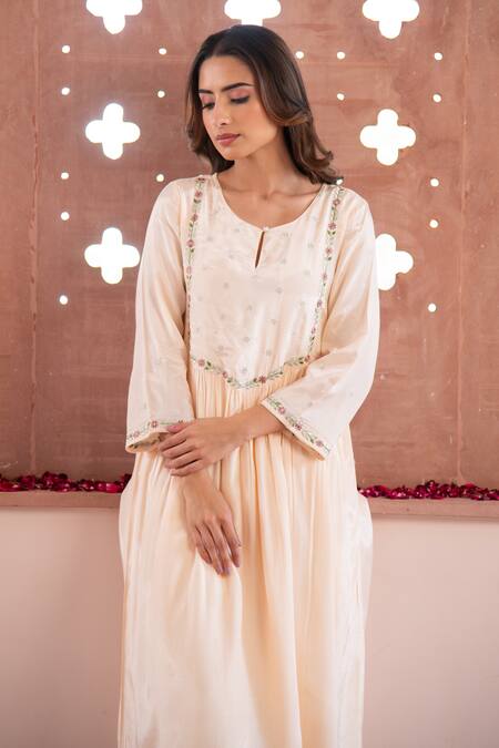 Seher Jaipur_Cream Embroidery Round , Keyhole Zinath Kurta Set _Online_at_Aza_Fashions