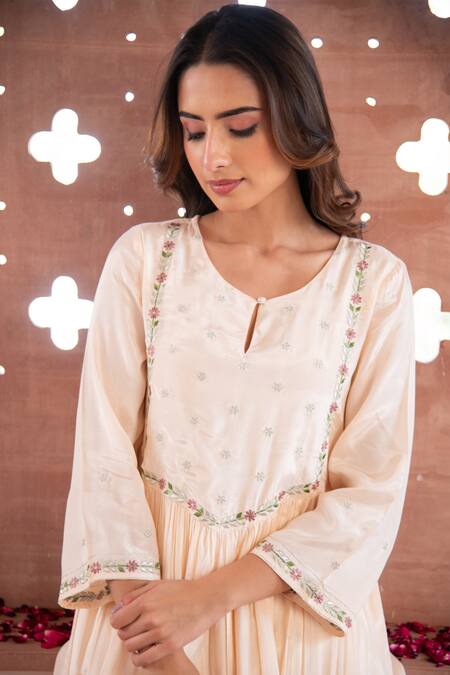 Buy_Seher Jaipur_Cream Embroidery Round , Keyhole Zinath Kurta Set _Online_at_Aza_Fashions