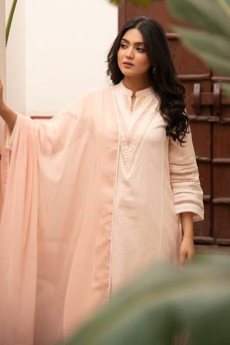 Seher Jaipur_Pink Mandarin Collar Amira Kurta Set _Online_at_Aza_Fashions