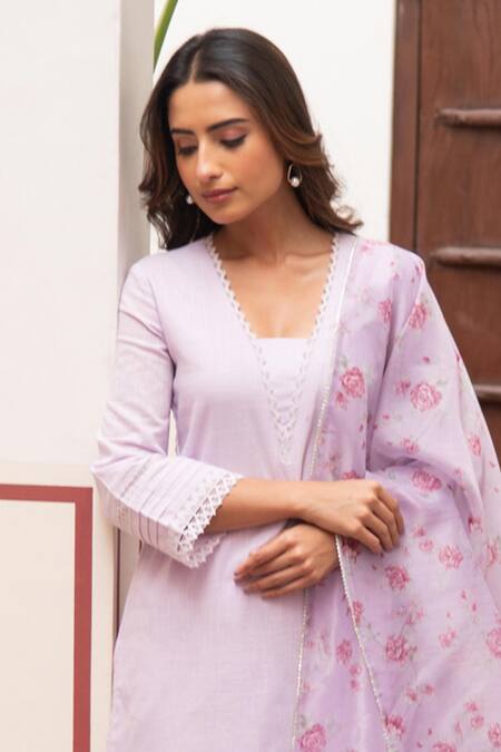 Seher Jaipur_Purple Lace, Embroidery Split V-neck Fiha Muslin Silk Kurta Set_Online_at_Aza_Fashions