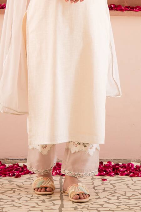 Buy_Seher Jaipur_Off White Embroidery V-neck Nayla Kurta Set _Online_at_Aza_Fashions