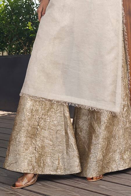 Buy_Aditi Somani_White Embroidery V-neck Designer Gota Kurta Set _Online_at_Aza_Fashions