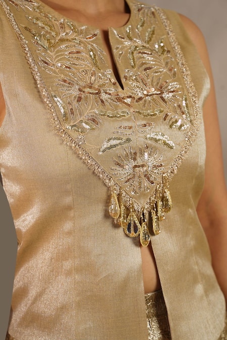 Shop Aditi Somani Gold Sequins, Embroidery, Gota Patti Open Neck Crush Fusion Lehenga Set Online at Aza Fashions Shop_Aditi Somani_Gold Sequins, Embroidery, Gota Patti Open Neck Crush Fusion Lehenga Set _Online_at_Aza_Fashions