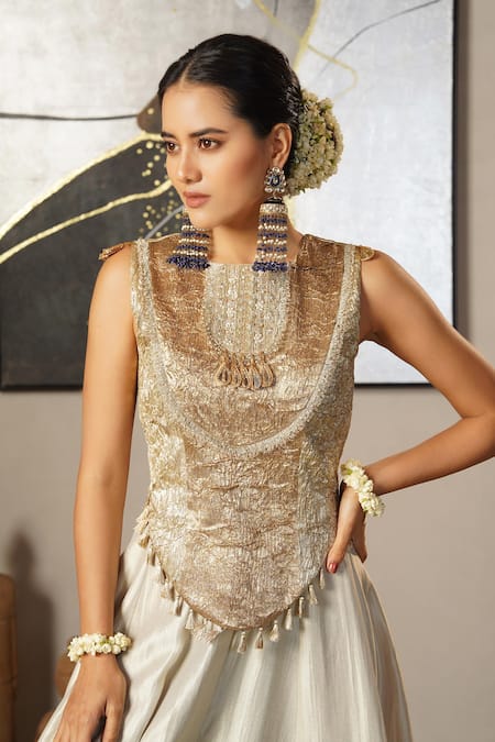 Buy_Aditi Somani_Gold Tissue Embroidery, Gota Patti High Neck And Silver Kurta Set _Online_at_Aza_Fashions