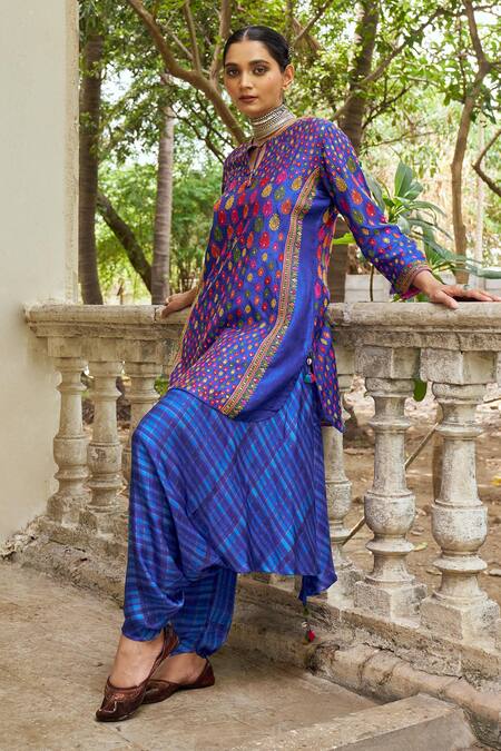 Shraddha Rambhia_Blue Silk Embroidery Round Neck Printed Kurta Set With Dhoti Pant_at_Aza_Fashions