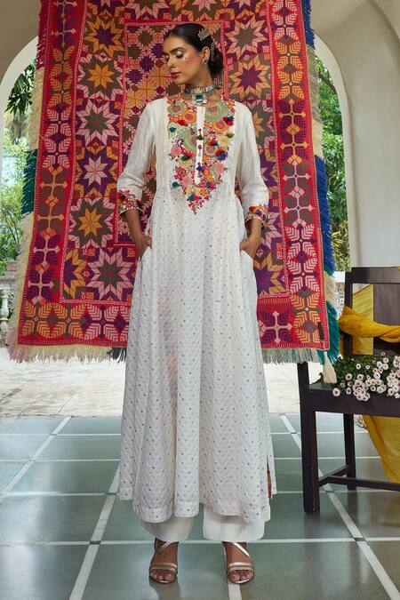 Buy Shraddha Rambhia Ivory Silk Embroidery Round Neck Slub Kurta Set With Yellow Dupatta Online at Aza Fashions Buy_Shraddha Rambhia_Ivory Silk Embroidery Round Neck Slub Kurta Set With Yellow Dupatta_Online_at_Aza_Fashions