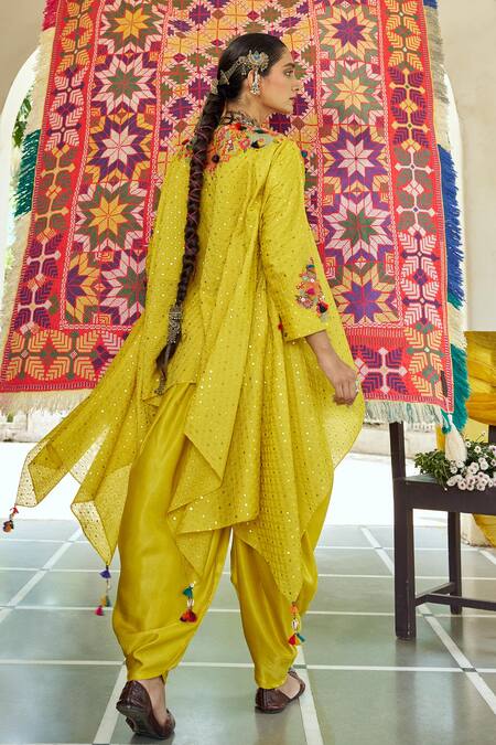 Shop Shraddha Rambhia Yellow Silk Beads, Sequins Round Neck Slub Kurta Set at Aza Fashions Shop_Shraddha Rambhia_Yellow Silk Beads, Sequins Round Neck Slub Kurta Set_at_Aza_Fashions