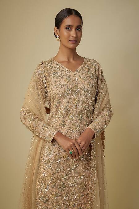 Mehak Murpana Gold Net Sequins, Embroidery V-neck Kurta Set Online at Aza Fashions Mehak Murpana_Gold Net Sequins, Embroidery V-neck Kurta Set _Online_at_Aza_Fashions