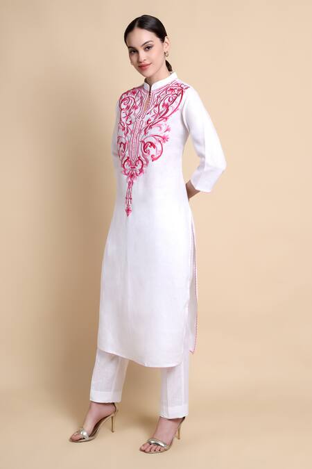 Bhairavi Jaikishan_White Linen Embroidery Mandarin Collar Kurta _at_Aza_Fashions