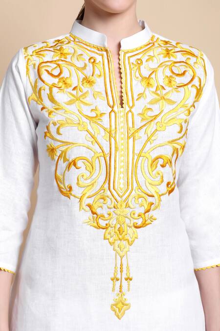 Shop_Bhairavi Jaikishan_White Linen Embroidery Mandarin Collar Kurta 