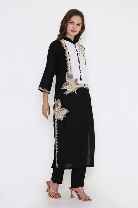 Bhairavi Jaikishan_Black Linen Embroidery Mandarin Collar Long Kurta _Online_at_Aza_Fashions