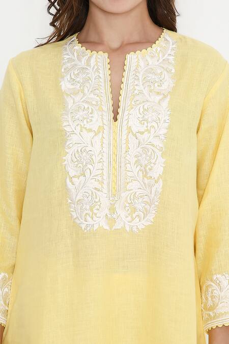 Shop_Bhairavi Jaikishan_Yellow Linen Embroidery Split V-neck Kurta Set _Online_at_Aza_Fashions