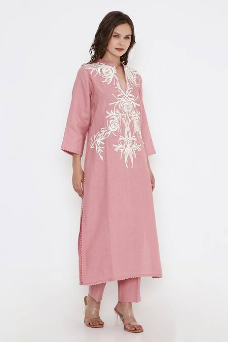 Shop_Bhairavi Jaikishan_Pink Linen Embroidery Split V-neck Kurta _Online_at_Aza_Fashions