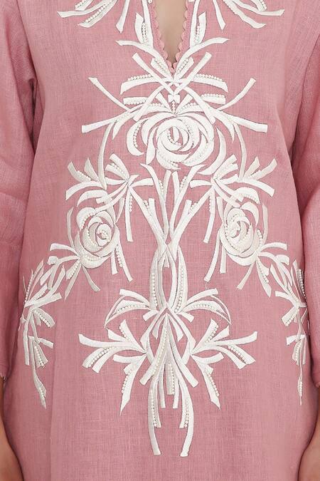 Bhairavi Jaikishan_Pink Linen Embroidery Split V-neck Kurta _at_Aza_Fashions