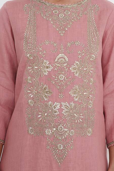 Bhairavi Jaikishan_Pink Linen Embroidery Round Neck Kurta _at_Aza_Fashions