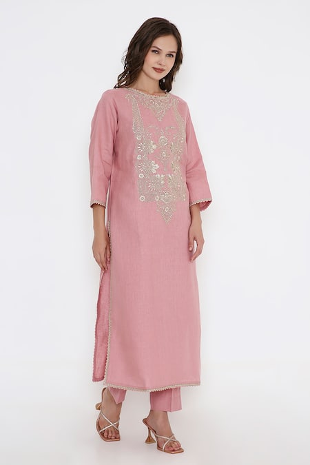 Bhairavi Jaikishan_Pink Linen Embroidery Round Neck Kurta Set _at_Aza_Fashions