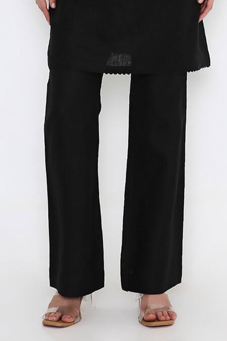 Bhairavi Jaikishan_Black Linen Embroidery Mandarin Collar Kurta Set _Online_at_Aza_Fashions