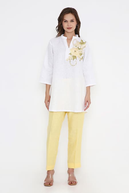 Shop Bhairavi Jaikishan White Linen Embroidery Split V-neck Floral Kurta Set Online at Aza Fashions Shop_Bhairavi Jaikishan_White Linen Embroidery Split V-neck Floral Kurta Set _Online_at_Aza_Fashions