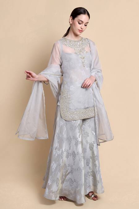 Bhairavi Jaikishan_Gray Organza, Jacquard, Tissue Embroidery Round Neck Grey Kurta Set _at_Aza_Fashions