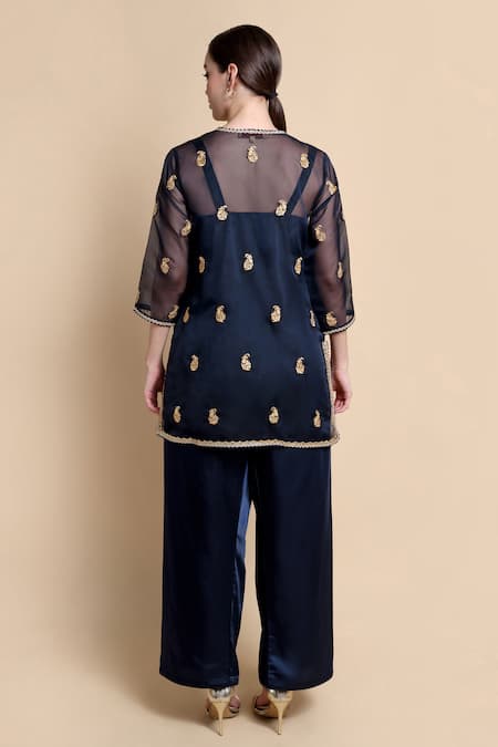 Bhairavi Jaikishan Embroidered Blue Kurta Set 