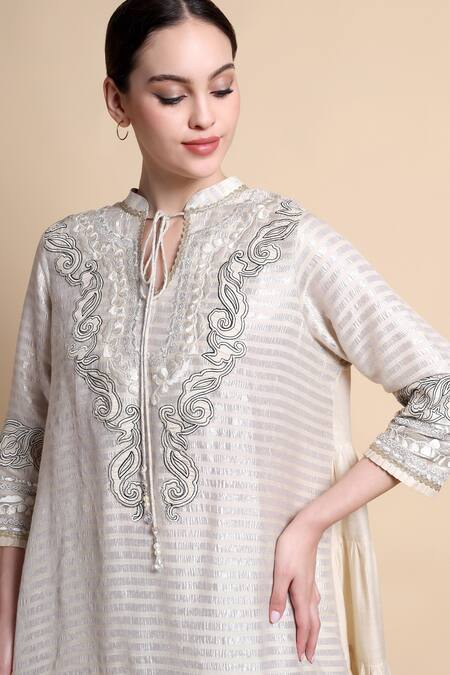 Shop_Bhairavi Jaikishan_White Silk, Muslin, Linen Embroidery Open Neck Designer Straight Kurta Set 