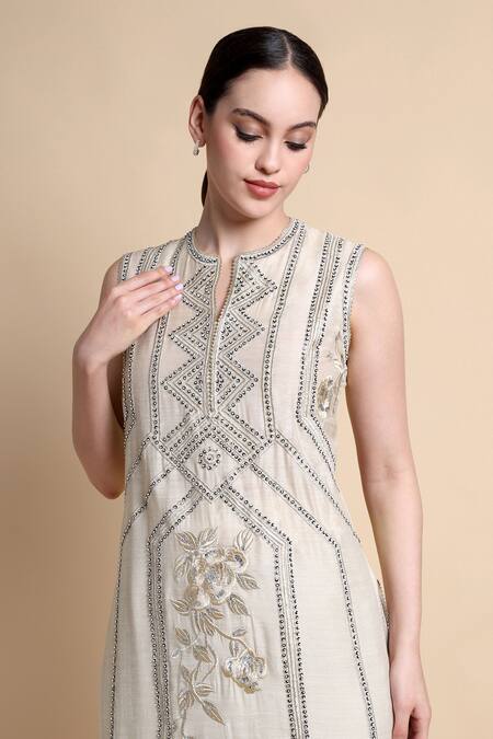 Buy_Bhairavi Jaikishan_White Embroidery, Beads Keyhole Neck Munga Silk Kurta _Online_at_Aza_Fashions