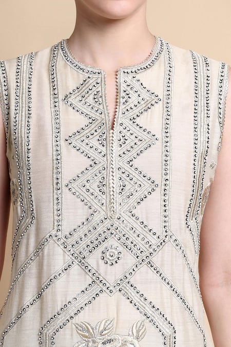 Buy_Bhairavi Jaikishan_Beige Silk, Linen Sequins, Beads Keyhole Neck Embroidered Munga Kurta Set 