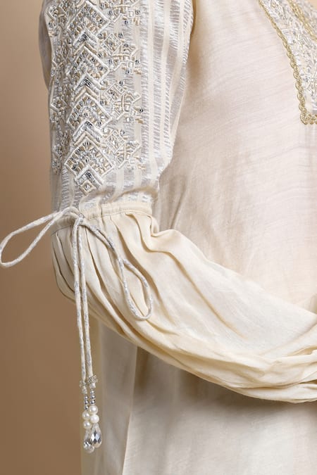 Bhairavi Jaikishan_White Silk Embroidery, Beads Split V-neck Munga Kurta _at_Aza_Fashions