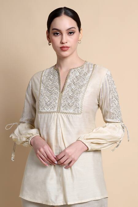 Bhairavi Jaikishan_White Linen Beads Split V-neck Designer Fusion Style Kurta Set _at_Aza_Fashions