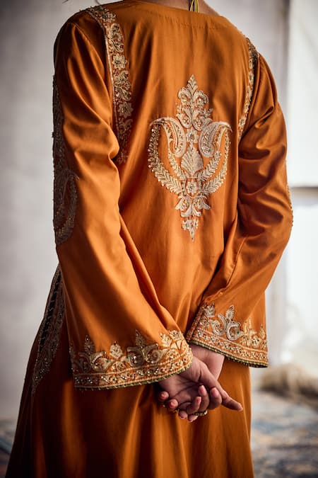 Shop Aman Takyar Orange Silk Embroidery V-neck Brick Kurta Set Online at Aza Fashions Shop_Aman Takyar_Orange Silk Embroidery V-neck Brick Kurta Set _Online_at_Aza_Fashions