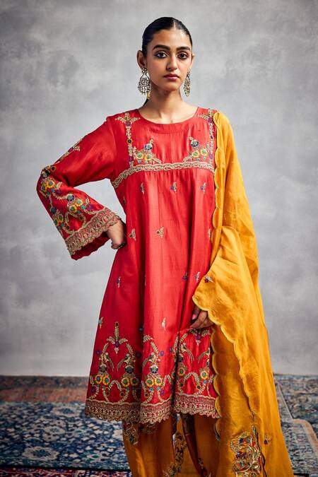 Aman Takyar_Orange Organza Embroidery Round Neck Kurta Set _Online_at_Aza_Fashions